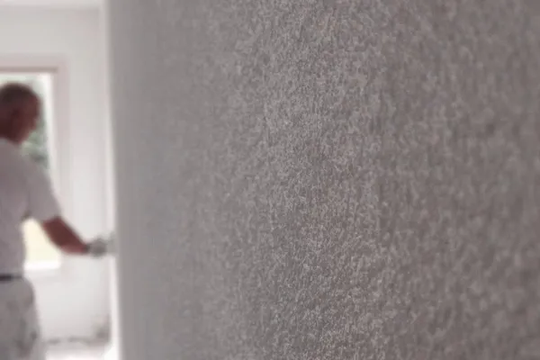 Sierpleister in woonkamer — Urk